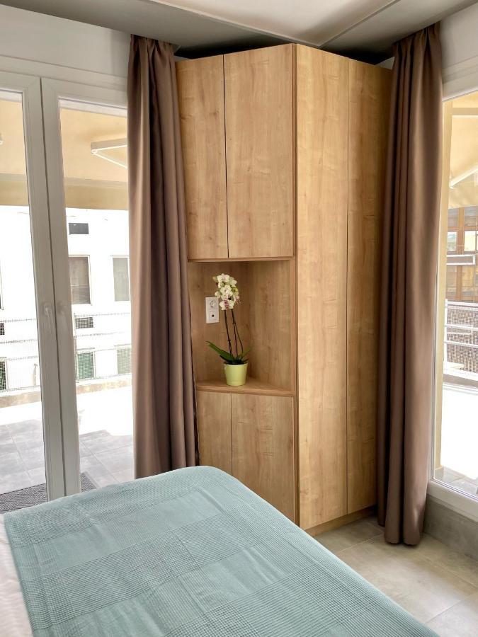 Domus City Apartment With Wonderful Balcony テッサロニキ エクステリア 写真