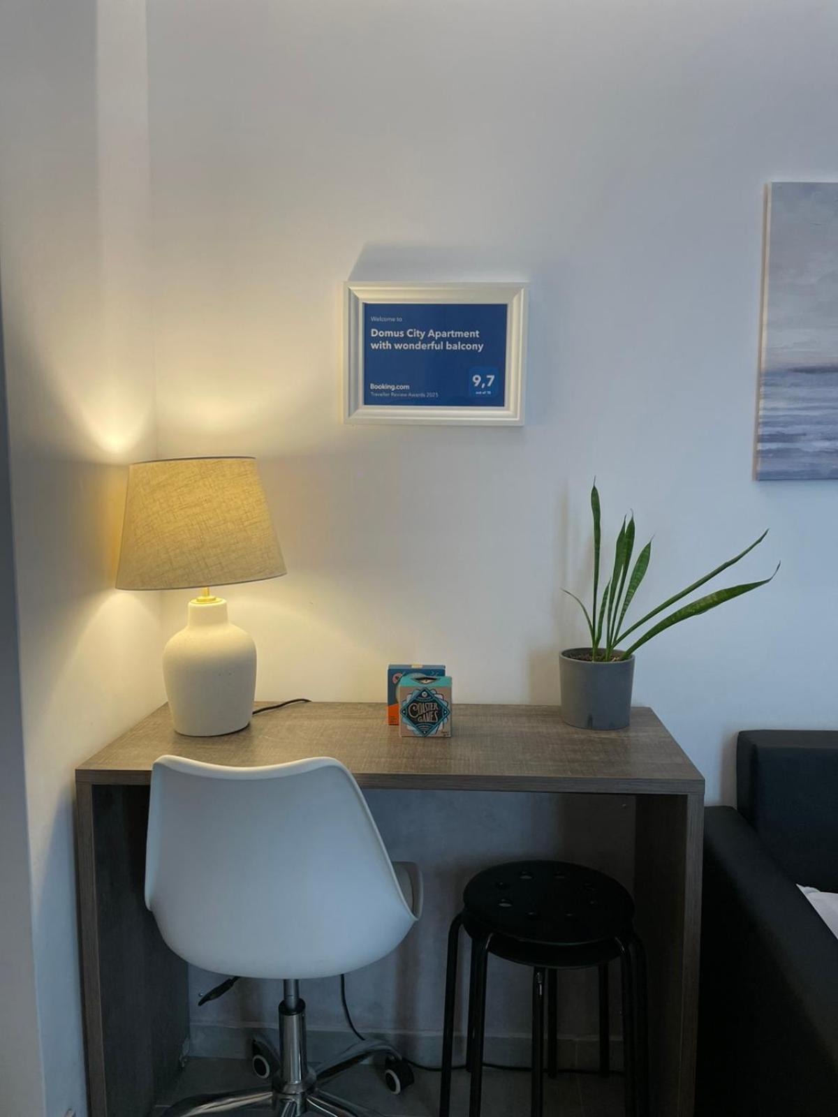 Domus City Apartment With Wonderful Balcony テッサロニキ エクステリア 写真